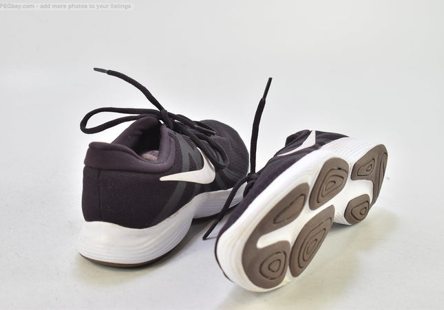 Nike Revolution Damen Sportschuhe Sneaker  EUR 39 Nr. 26-G 477
