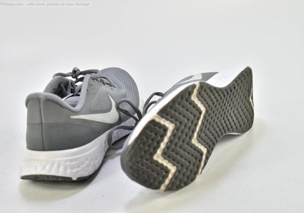 Nike Revolution Herren Sportschuhe Sneaker  EUR 42 Nr. 25-T 3522