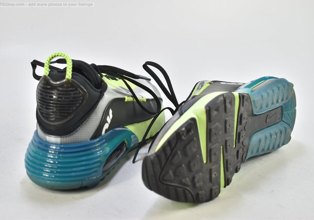 Nike Air Max 2090 Herren Sportschuhe Sneaker  Gr. 44 Nr. 26-T 516