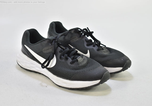 Nike Revolution Damen Sportschuhe Sneaker  EUR 37,5 Nr. 26-Z 498