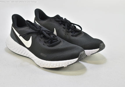 Nike Revolution Damen Sportschuhe Sneaker  EUR 39 Nr. 26-Z 860
