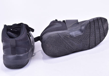 Nike Team Hustle Herren Sportschuhe Sneaker EUR 39 Nr. 23-A 3031-Schuh-Gebraucht-secondhand