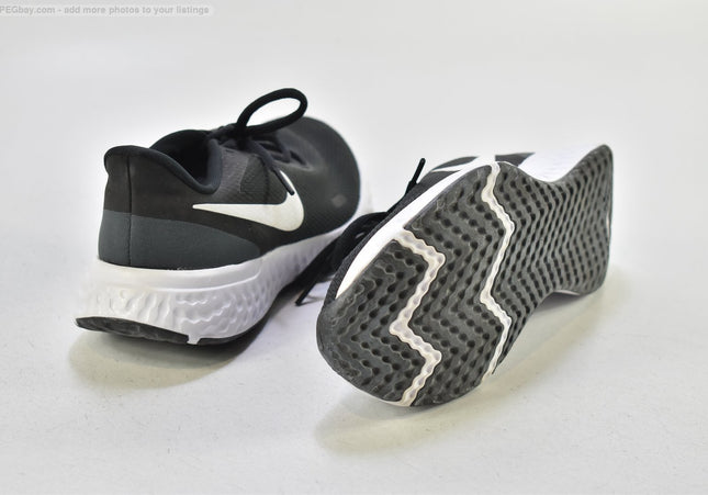 Nike Revolution Damen Sportschuhe Sneaker  EUR 39 Nr. 26-Z 860