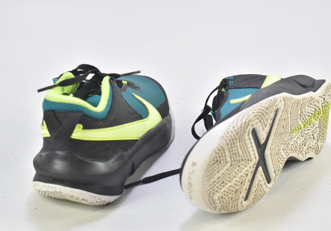 Nike Team Hustle Damen Sportschuhe Sneaker EUR 37,5 Nr. 24-O 885-Schuh-Gebraucht-secondhand