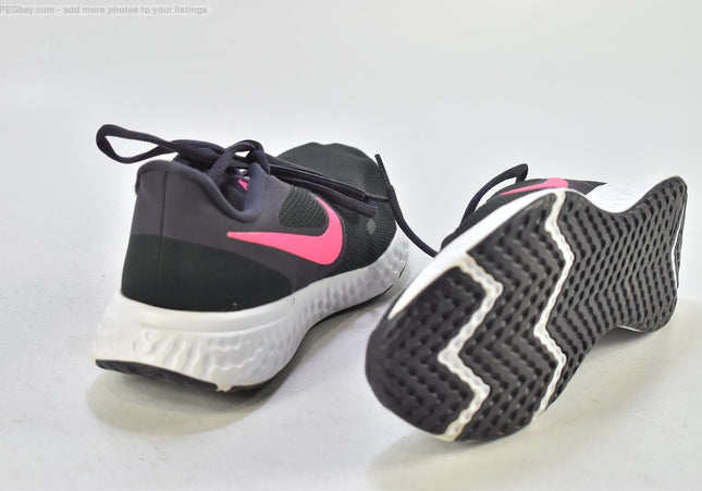 Nike Revolution Damen Sportschuhe Sneaker  Gr. 42 Nr. 26-T 829