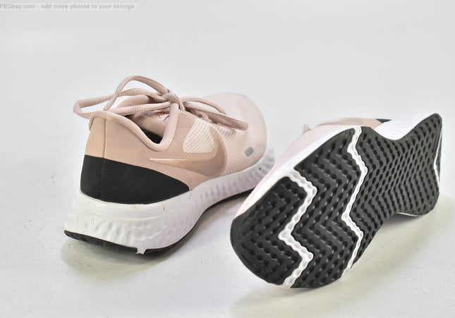 Nike Revolution Damen Sportschuhe Sneaker  EUR 39 Nr. 26-M 1275