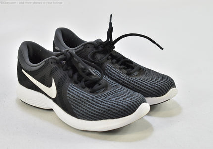 Nike Revolution Damen Sportschuhe Sneaker  EUR 38 Nr. 25-T 2795