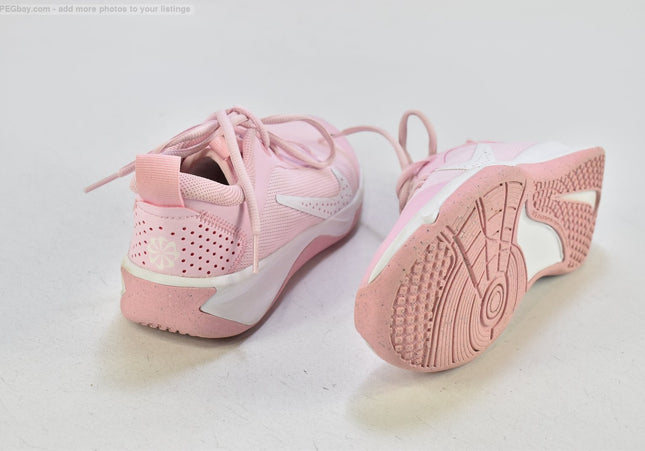 Nike Omni Multi Court Damen Sportschuhe Sneaker  EUR 37,5 Nr. 25-L 609