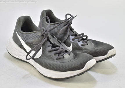 Nike Revolution 6Nn Herren Sportschuhe Sneaker  Gr.43 Nr. 26-T  313
