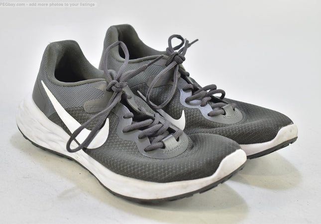 Nike Revolution 6Nn Herren Sportschuhe Sneaker  Gr.43 Nr. 26-T  313