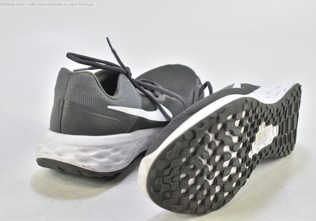 Nike Revolution 6Nn Herren Sportschuhe Sneaker  Gr.43 Nr. 26-T  313