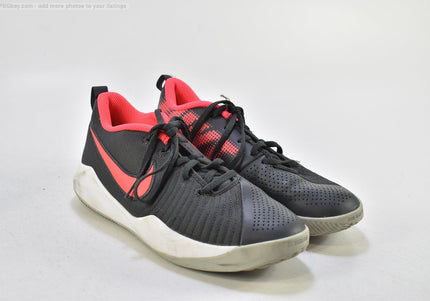 Nike Team Hustle Damen Sportschuhe Sneaker  EUR 39 Nr. 26-Z 979