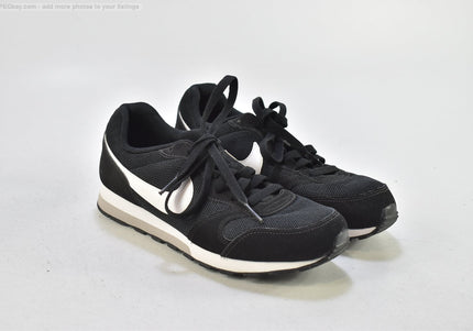 Nike MD Runner 2 Damen Sportschuhe Sneaker  EUR 38 Nr. 26-Y 1935