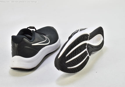 Nike Star Runner Herren Sportschuhe Sneaker  EUR 40 Nr. 25-T 1935
