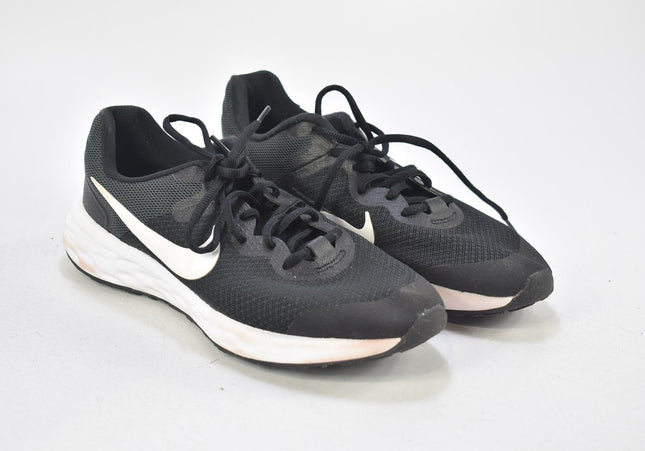 Nike Revolution Damen Sportschuhe Sneaker  EUR 38,5 Nr. 24-A 3189