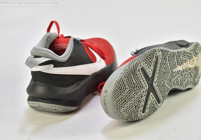Nike Team hustle Herren Sportschuhe Sneaker  EUR 40 Nr. 25-O 837
