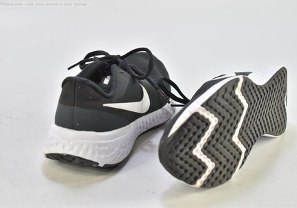 Nike Revolution Damen Sportschuhe Sneaker  EUR 38 Nr. 26-A 1074