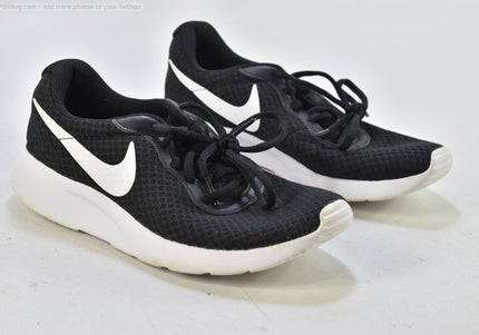 Nike Tanjun Damen Sportschuhe Sneaker  EUR 39 Nr. 26-G 2161