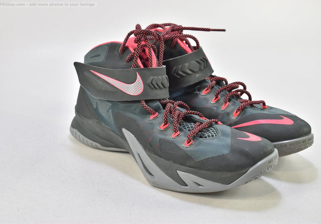 Nike Lebron Herren Sportschuhe Sneaker  EUR 45 Nr. 26-Z 595