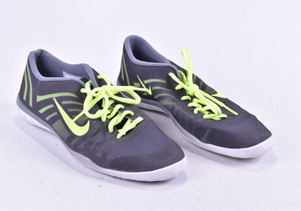 Nike Studio Dance Damen Sportschuhe Sneaker EUR 38,5 Nr. 24-M 3807-Schuh-Gebraucht-secondhand