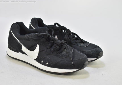 Nike Venture Runner Herren Sportschuhe Sneaker  Gr. 42 Nr. 26-T 700