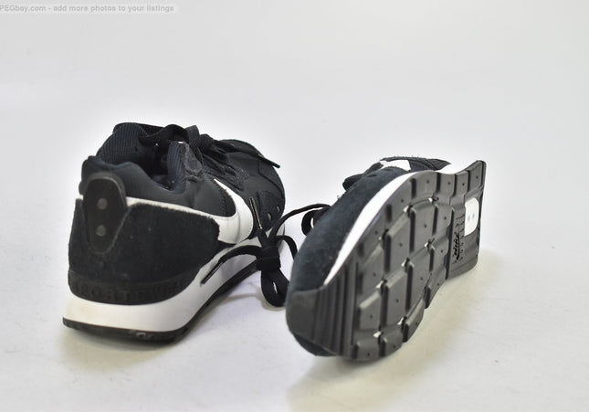 Nike Venture Runner Herren Sportschuhe Sneaker  Gr. 42 Nr. 26-T 700