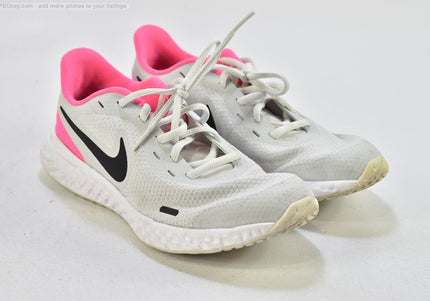 Nike Revolution Damen Sportschuhe Sneaker  EUR 38,5 Nr. 25-O 387