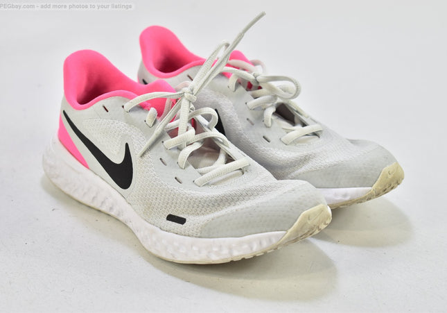 Nike Revolution Damen Sportschuhe Sneaker  EUR 38,5 Nr. 25-O 387