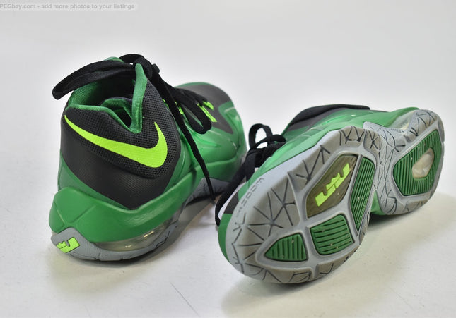 Nike Lebron Herren Sportschuhe Sneaker  EUR 44 Nr. 25-L 1480