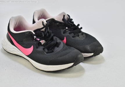 Nike Revolution Damen Sportschuhe Sneaker  EUR 40 Nr. 25-N 521