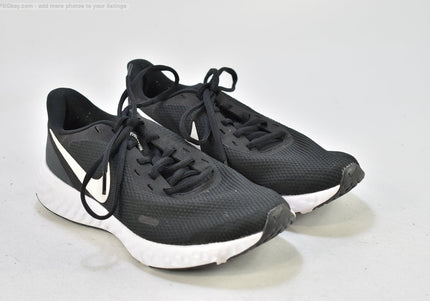 Nike Revolution Damen Sportschuhe Sneaker  EUR 40 Nr. 25-P 1557