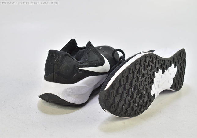 Nike Revolution 7 Damen Sportschuhe Sneaker  Gr.39 Nr. 26-T 224