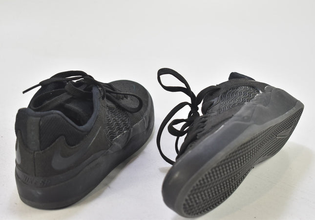Nike Ishod Damen Sportschuhe Sneaker EUR 39 Nr. 24-N 3230-Schuh-Gebraucht-secondhand