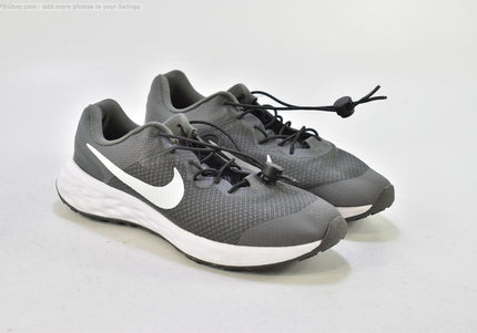 Nike Revolution Damen Sportschuhe Sneaker  EUR 39 Nr. 26-Z 1638