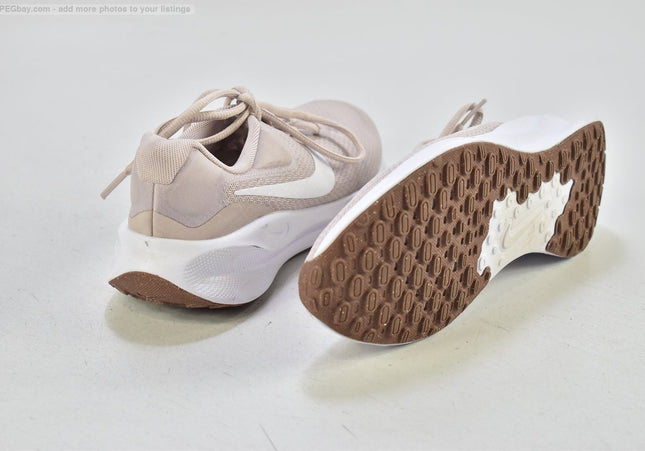 Nike Revolution Damen Sportschuhe Sneaker  EUR 37,5 Nr. 25-N 1579