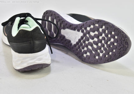 Nike Revolution Damen Sportschuhe Sneaker  EUR 39 Nr. 26-F 1266