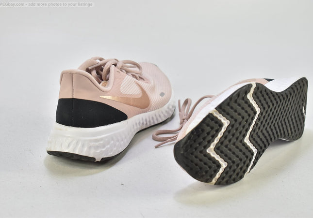 Nike Revolution Damen Sportschuhe Sneaker  EUR 40 Nr. 25-X 546