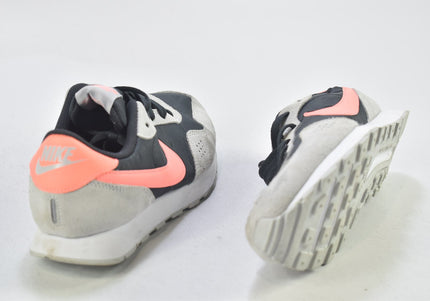Nike MD Valiant Damen Sportschuhe Sneaker EUR 38,5 Nr. 24-T 1689-Schuh-Gebraucht-secondhand