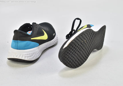 Nike Revolution Damen Sportschuhe Sneaker  EUR 36 Nr. 26-J 762