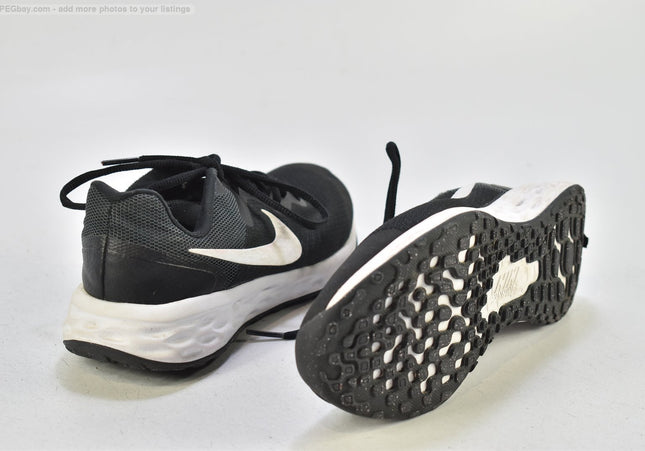 Nike Revolution Damen Sportschuhe Sneaker  EUR 36,5 Nr. 26-J 775