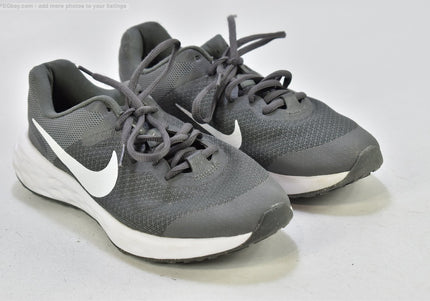 Nike Revolution Damen Sportschuhe Sneaker  EUR 37,5 Nr. 25-Z 1119