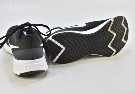 Nike Revolution Damen Sportschuhe Sneaker  EUR 40,5 Nr. 26-U 36