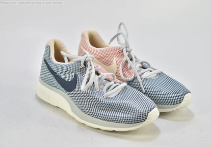 Nike Tanjun Damen Sportschuhe Sneaker  EUR 38 Nr. 25-X 1012