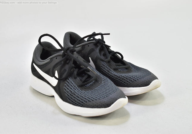 Nike Revolution Damen Sportschuhe Sneaker  EUR 37,5 Nr. 25-T 3424