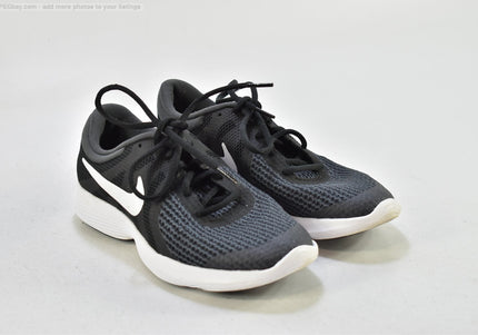 Nike Revolution Damen Sportschuhe Sneaker  EUR 37,5 Nr. 25-T 3424