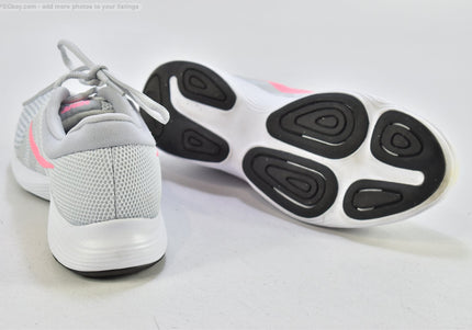 Nike Revolution Damen Sportschuhe Sneaker  EUR 39 Nr. 26-J 536