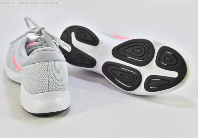 Nike Revolution Damen Sportschuhe Sneaker  EUR 39 Nr. 26-J 536